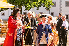 Ein Preuße und ein Sachse? Eine - von vielen - szenischen Miniaturen des Staatstheaters Cottbus<br>Impressionen vom Eröffnungsfest der Ersten Brandenburgischen Landesausstellung - Foto: Thomas Rafalzyk